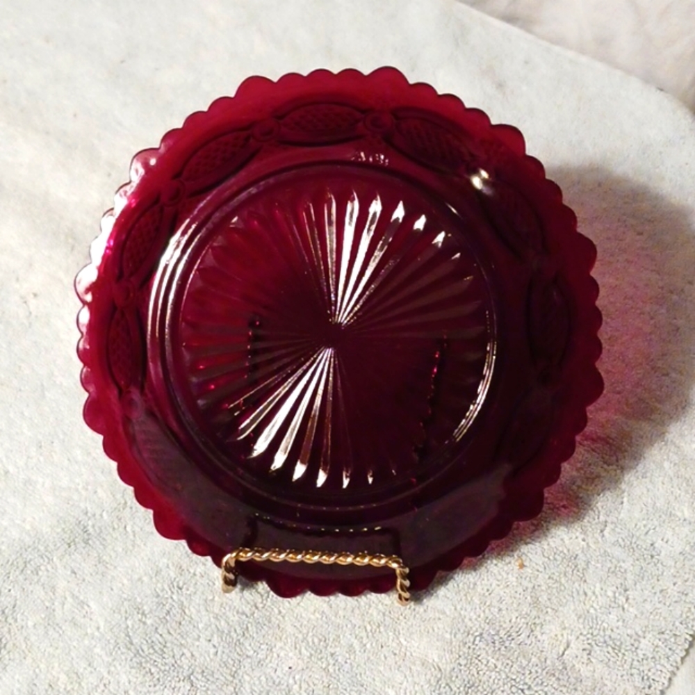 Avon Cape Cod ruby red saucer - Picture 2 of 3